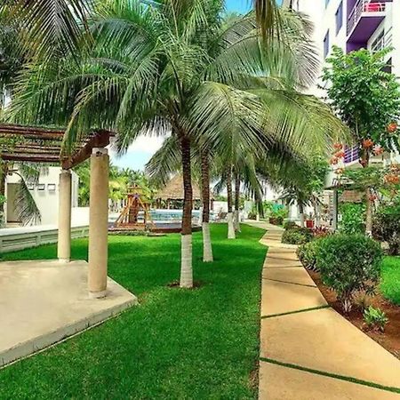 Home & Office Cancun Pool Exterior photo